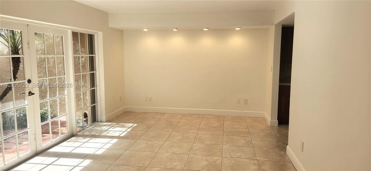 3746 Alcantara Ave, Unit 70-D, Doral, FL 33178 Photo
