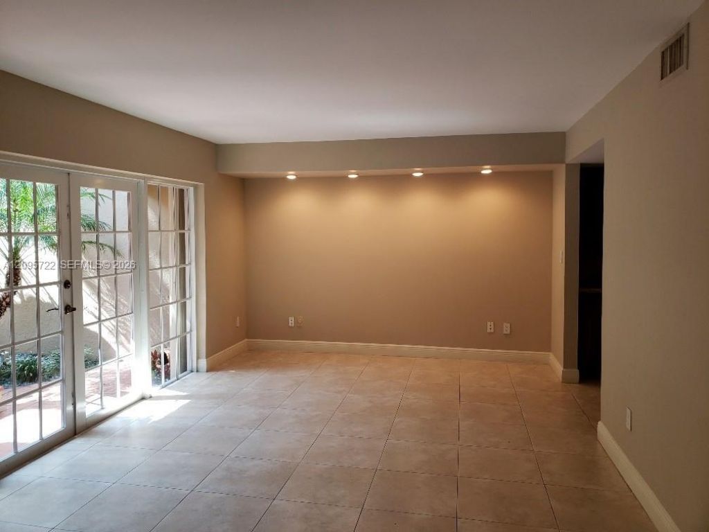 3746 Alcantara Ave, Unit 70-D, Doral, FL 33178 Photo