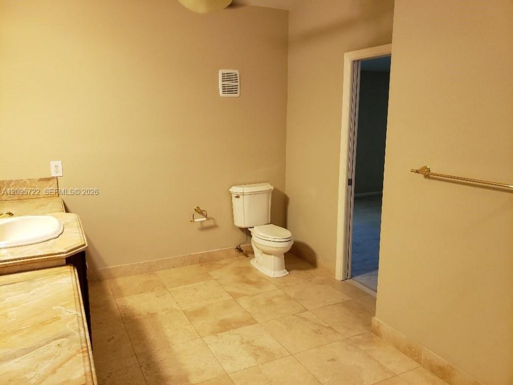 3746 Alcantara Ave, Unit 70-D, Doral, FL 33178 Photo