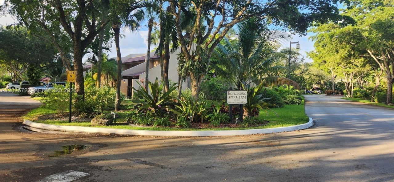 3746 Alcantara Ave, Unit 70-D, Doral, FL 33178 Photo