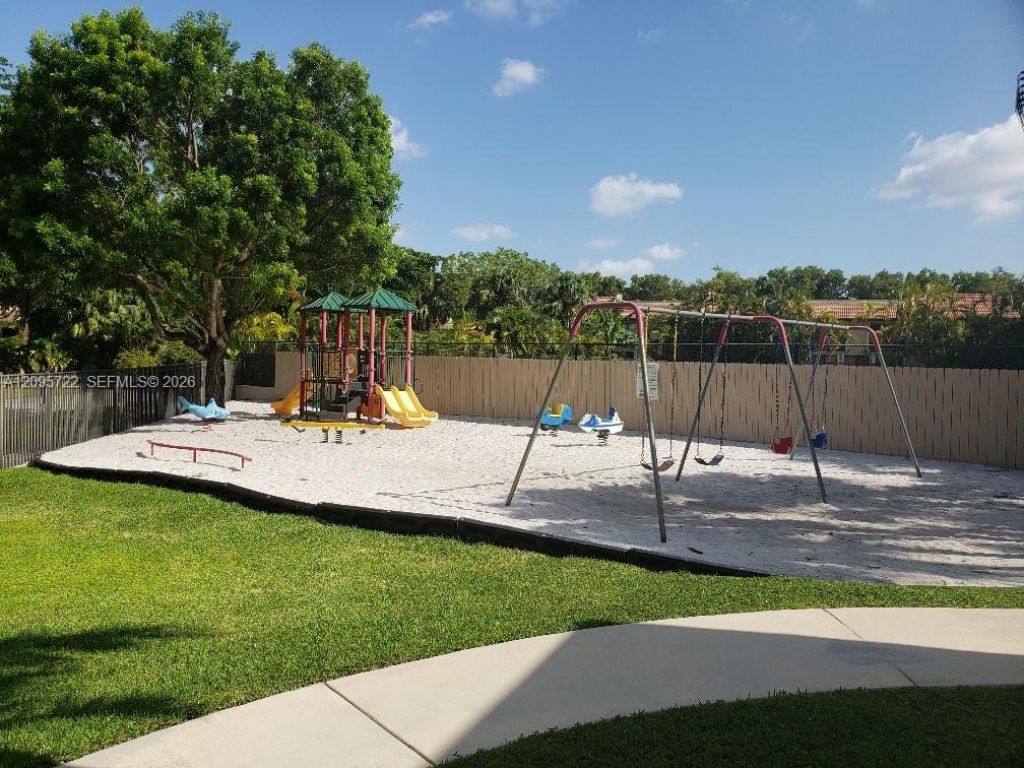 3746 Alcantara Ave, Unit 70-D, Doral, FL 33178 Photo