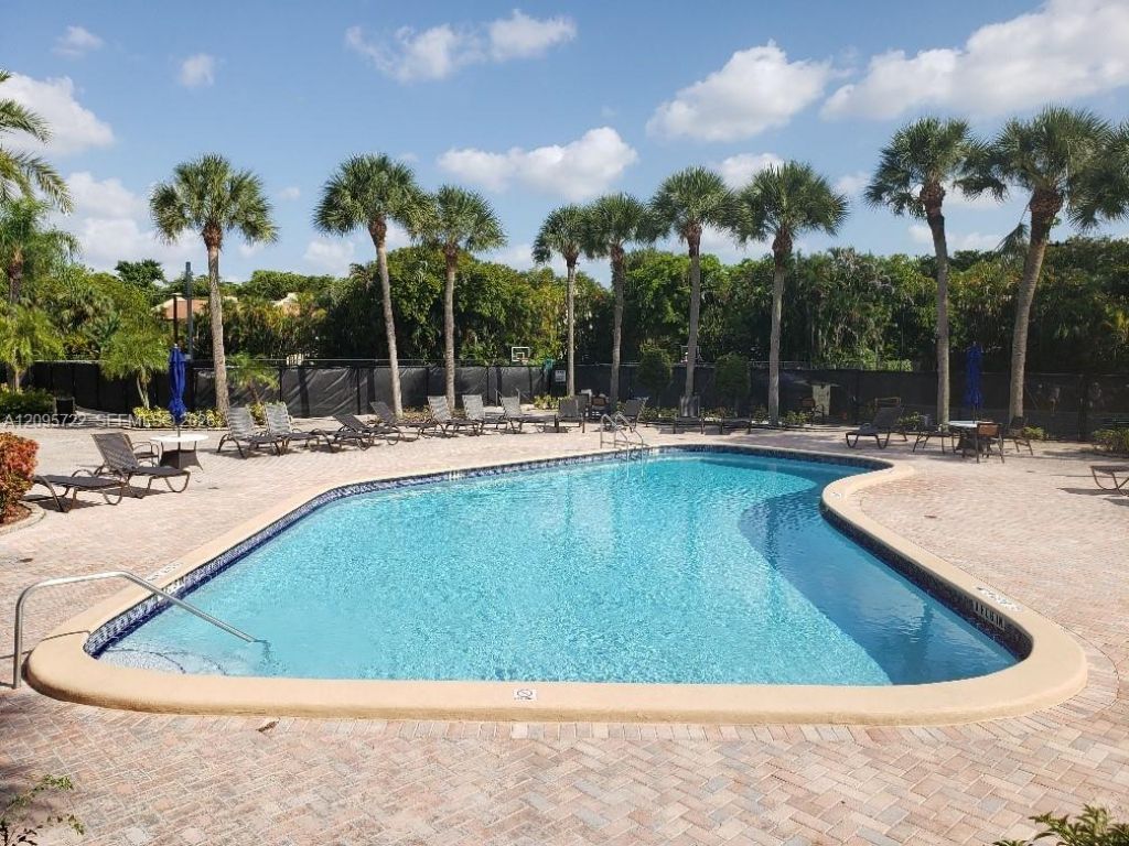 3746 Alcantara Ave, Unit 70-D, Doral, FL 33178 Photo