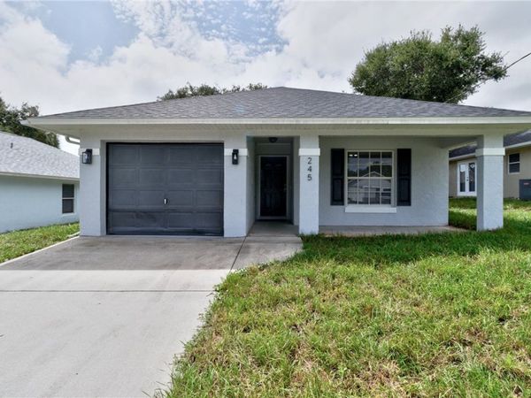 245 12th Street SW, Vero Beach, FL 32962