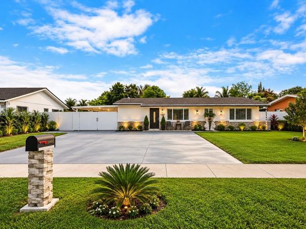 15405 SW 104th Ave , Miami, FL 33157