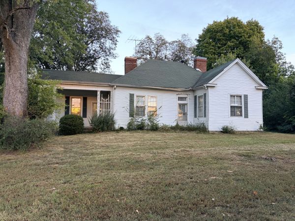 5303 Old Highway 431 , Greenbrier, TN 37073