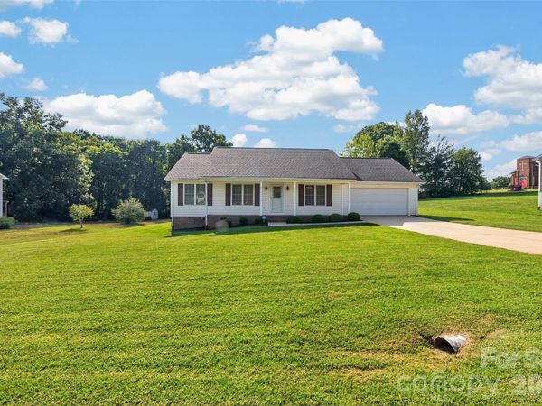 4405 Claralee Lane , Hickory, NC 28602