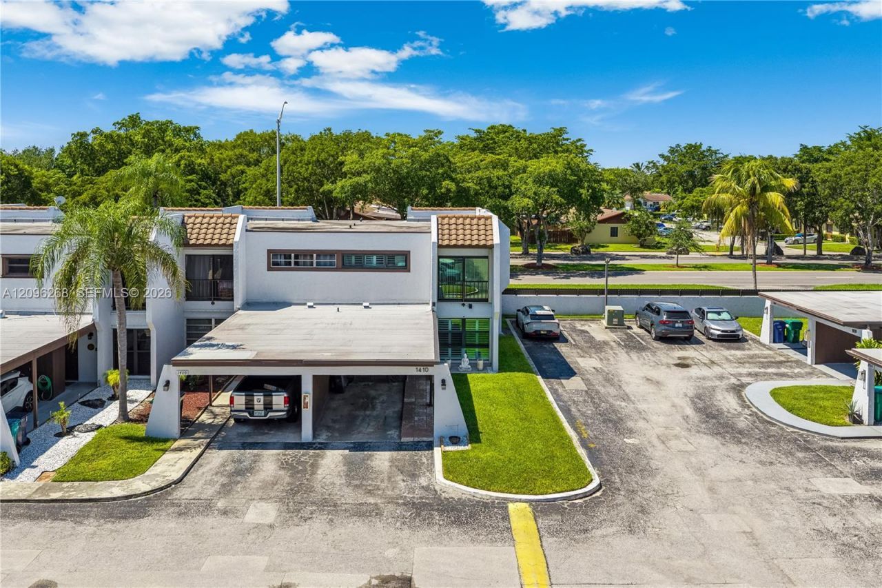 6526 Kendale Lakes Dr, Unit 1410, Miami, FL 33183 Photo