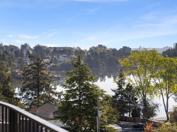 1075 Tillicum Rd, Unit #505, Esquimalt, BC V9A 2A4