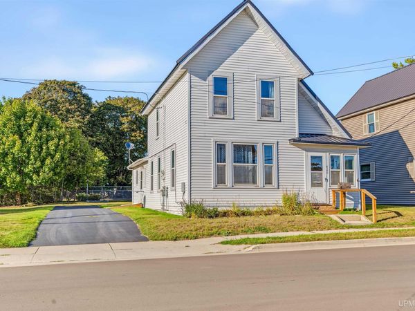 426 Oak Street, Manistique, MI 49854