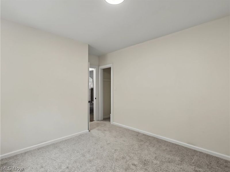 18104 Hiller Avenue, Cleveland, OH 44119 Photo 13