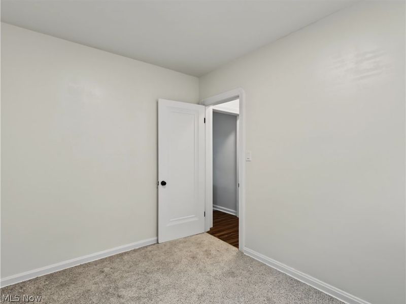 18104 Hiller Avenue, Cleveland, OH 44119 Photo 15