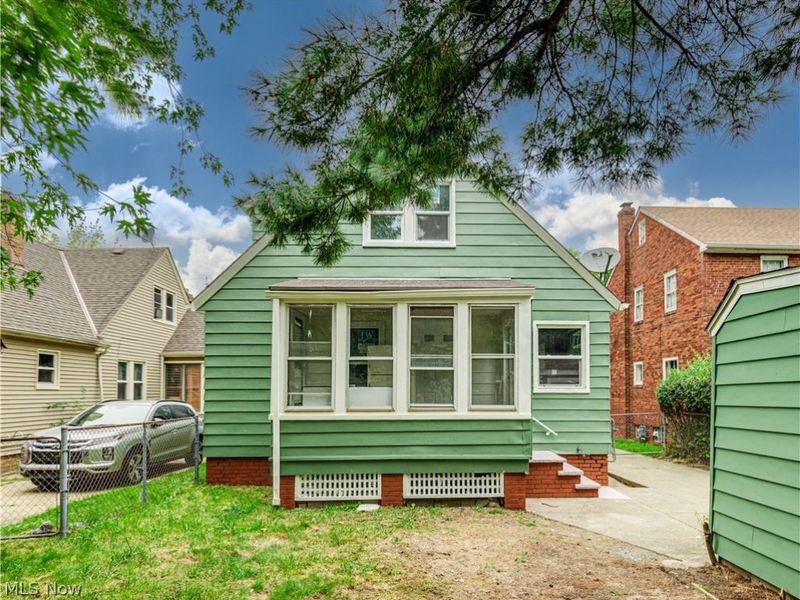 18104 Hiller Avenue, Cleveland, OH 44119 Photo 3