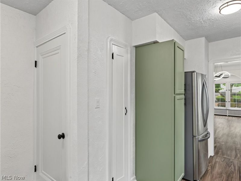 18104 Hiller Avenue, Cleveland, OH 44119 Photo 8