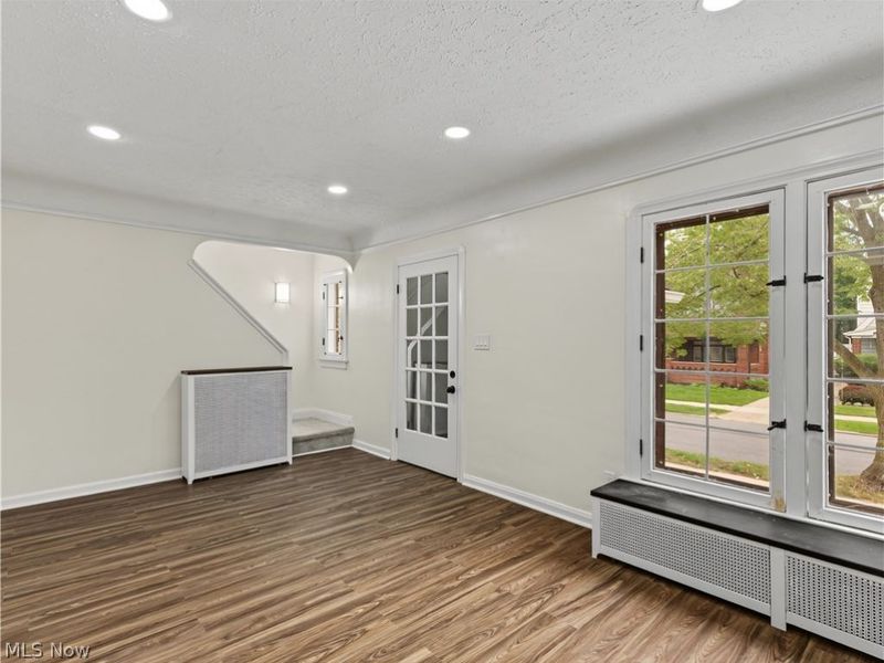 18104 Hiller Avenue, Cleveland, OH 44119 Photo 9