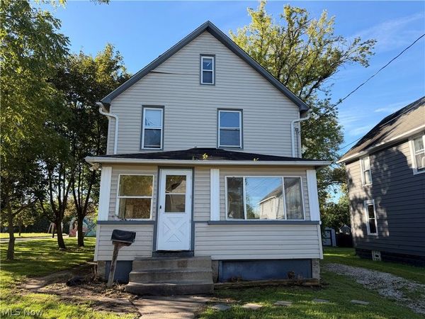 1218 Mcintosh Avenue , Akron, OH 44314