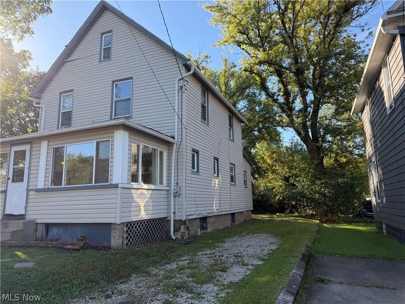 1218 Mcintosh Avenue, Akron, OH 44314 Photo 3