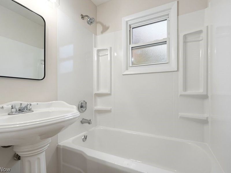 6907 Elmwood Drive, Solon, OH 44139 Photo 12