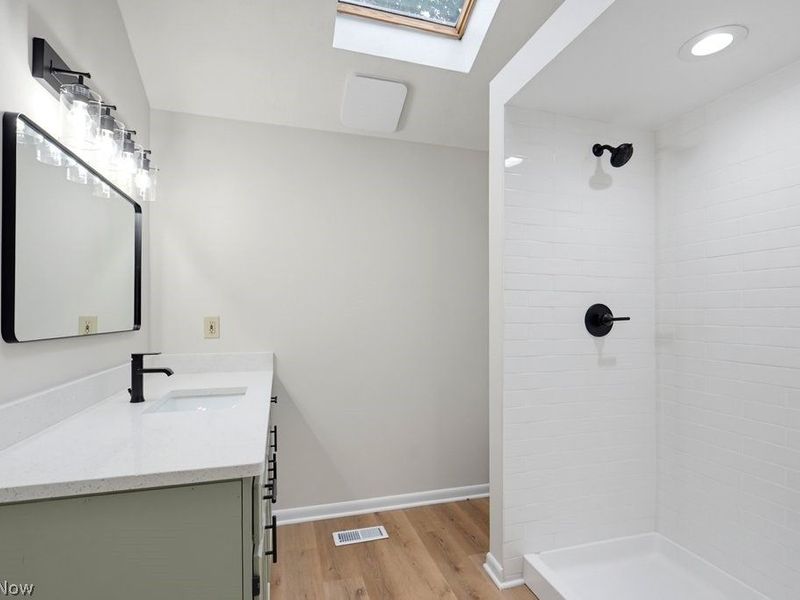 6907 Elmwood Drive, Solon, OH 44139 Photo 17