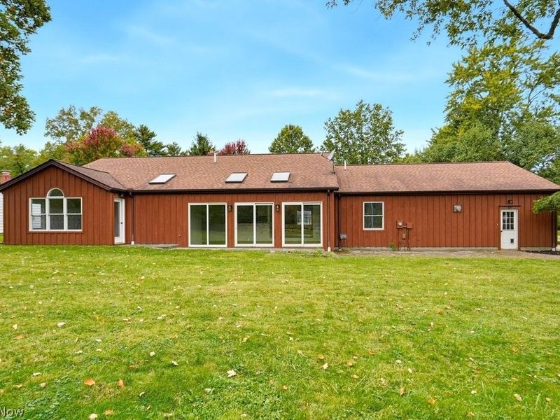 6907 Elmwood Drive, Solon, OH 44139 Photo 3