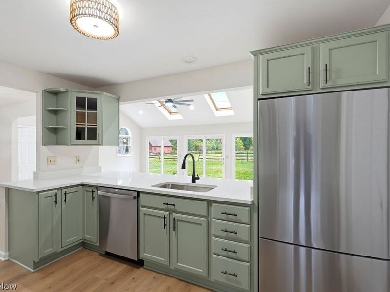6907 Elmwood Drive, Solon, OH 44139 Photo 9