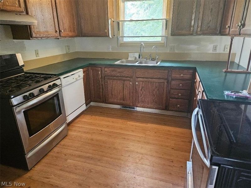 17626 Lois Way, Doylestown, OH 44230 Photo 3