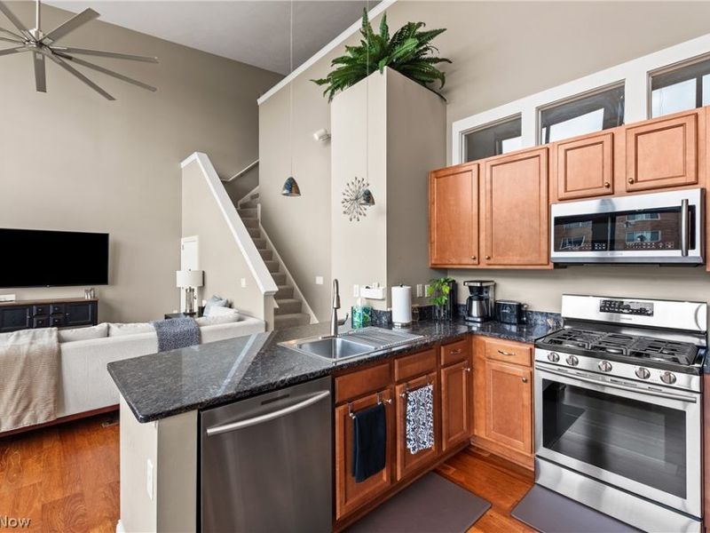 16800 Van Aken Boulevard, Unit 410, Shaker Heights, OH 44120 Photo 12