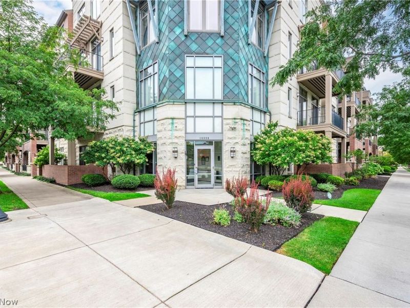 16800 Van Aken Boulevard, Unit 410, Shaker Heights, OH 44120 Photo 3