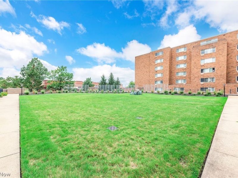 16800 Van Aken Boulevard, Unit 410, Shaker Heights, OH 44120 Photo 48