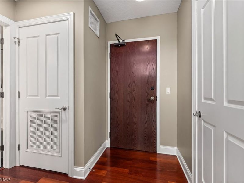 16800 Van Aken Boulevard, Unit 410, Shaker Heights, OH 44120 Photo 8