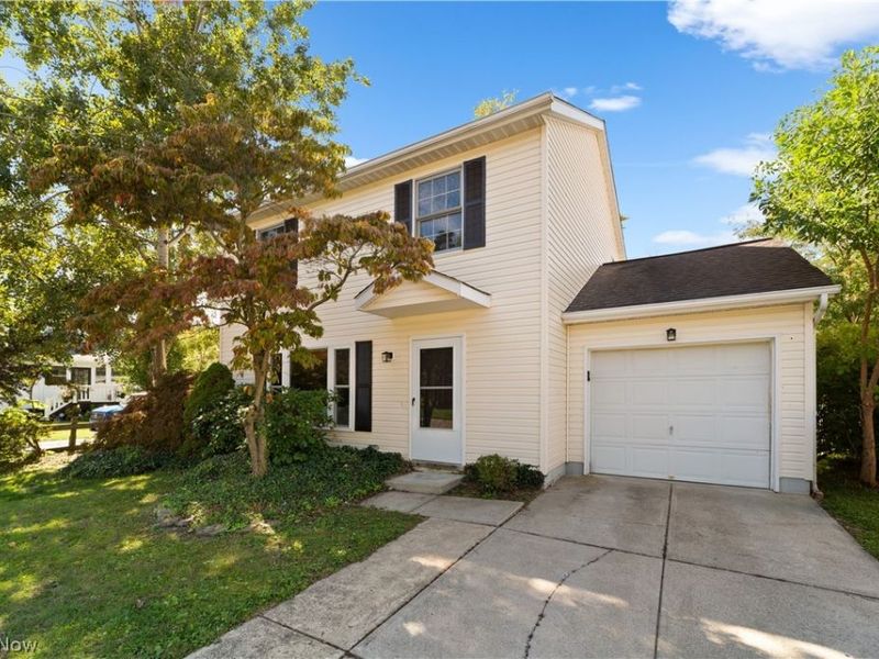 4902 Lakeview Drive , Mentor, OH 44060 Photo 2