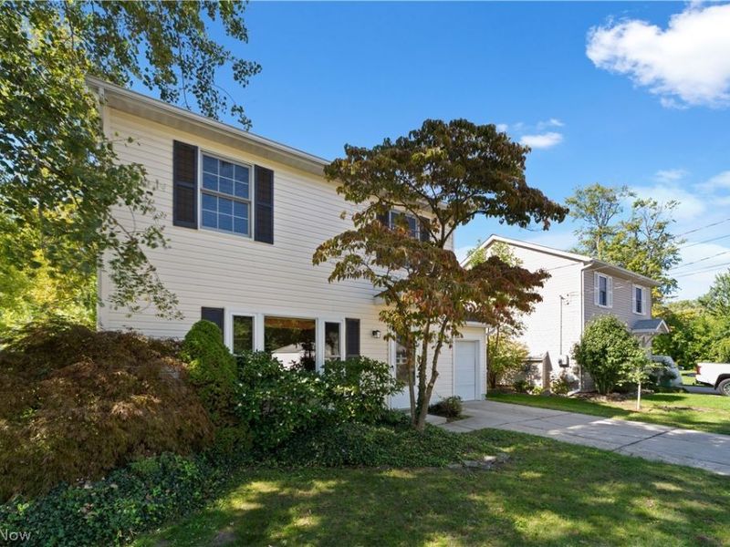 4902 Lakeview Drive , Mentor, OH 44060 Photo 3