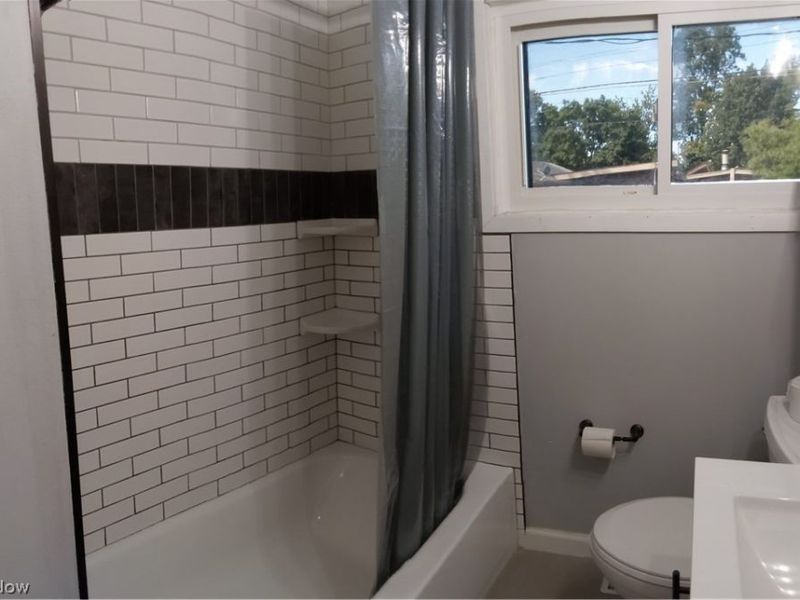 6382 Alderwood Road, Parma Heights, OH 44130 Photo 18
