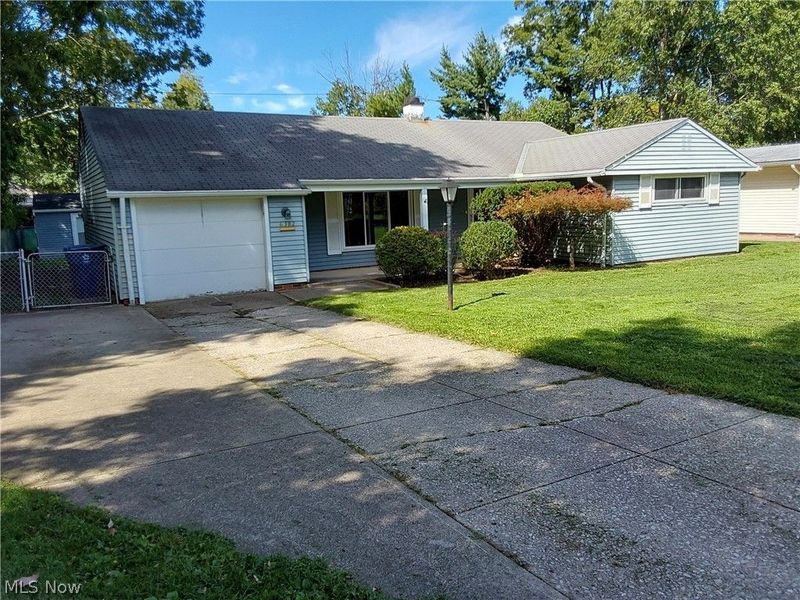 6382 Alderwood Road, Parma Heights, OH 44130 Photo 4