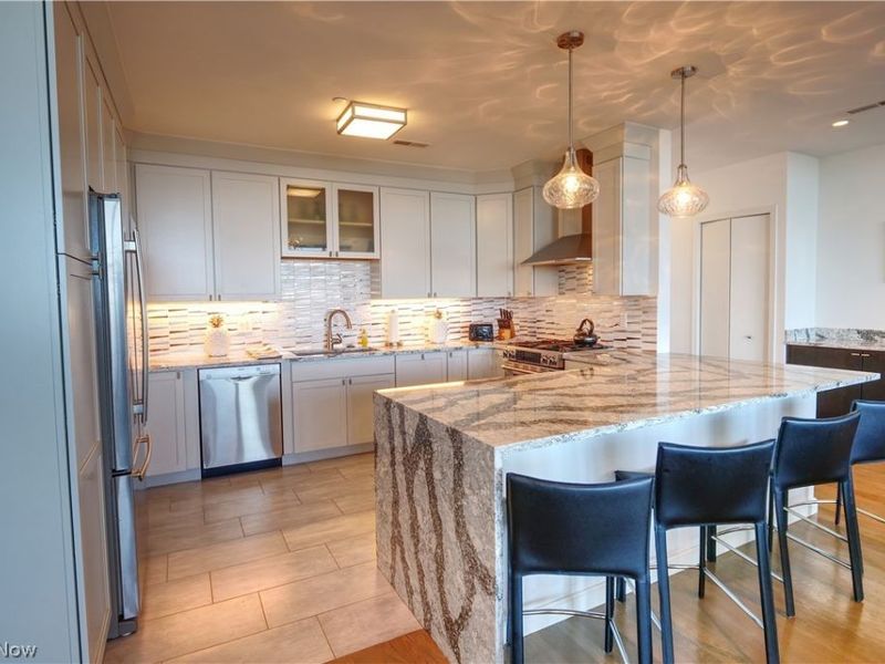 701 W Lakeside Avenue, Cleveland, OH 44113 Photo 7
