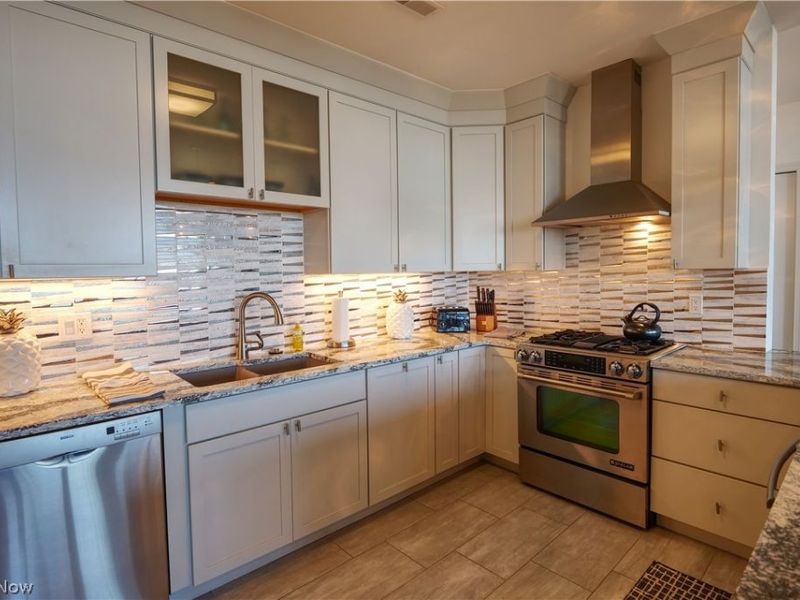 701 W Lakeside Avenue, Cleveland, OH 44113 Photo 8