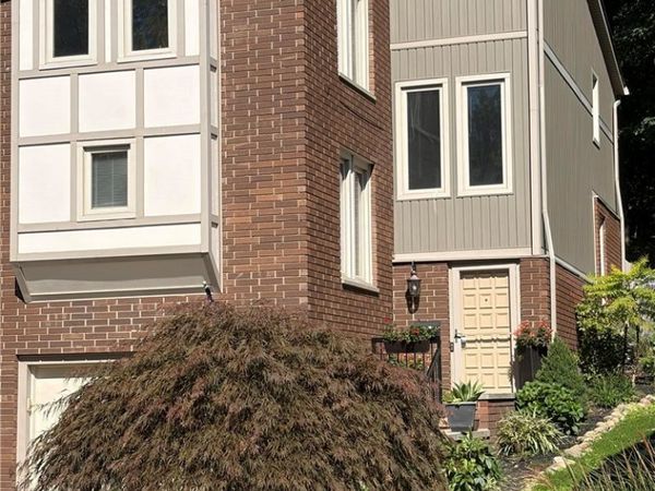 6855 W Fitzwater Road, Brecksville, OH 44141