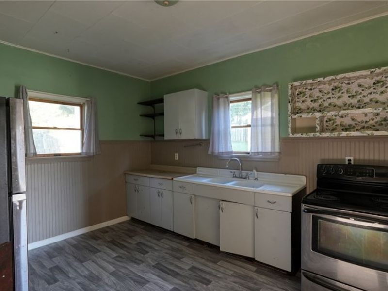 2249 Bishard Avenue, Cambridge, OH 43725 Photo 5