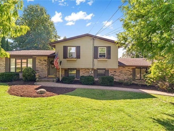 6216 College Street SW, Navarre, OH 44662