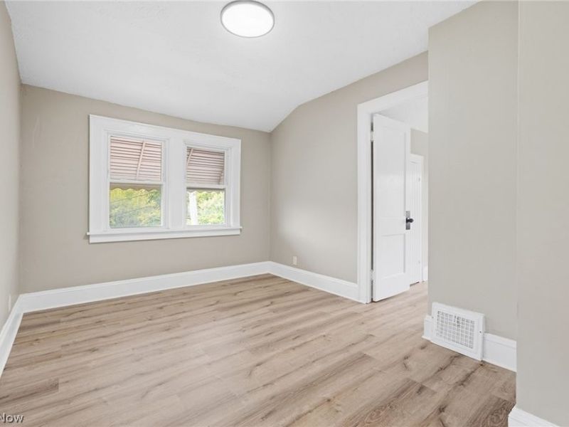 13202 Melzer Avenue, Cleveland, OH 44120 Photo 18