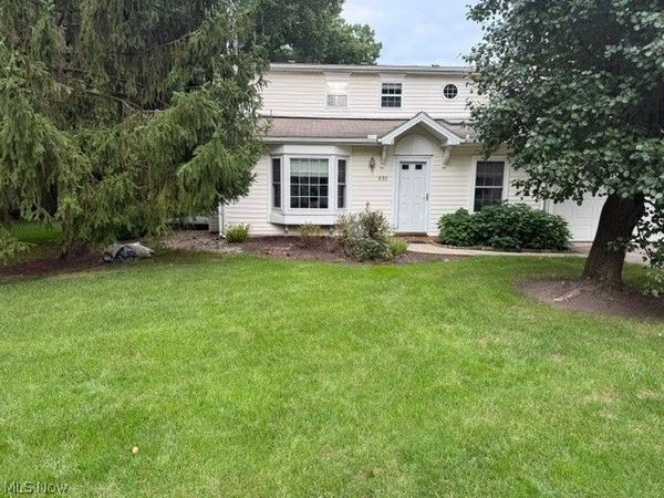 691 S Point Trail , Berea, OH 44017