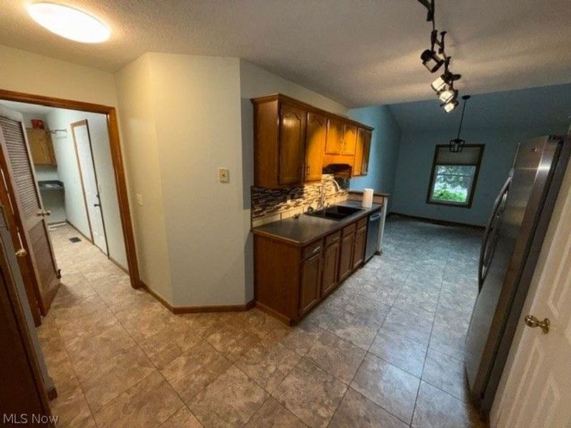 691 S Point Trail, Berea, OH 44017 Photo 10