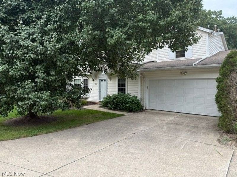 691 S Point Trail, Berea, OH 44017 Photo 2