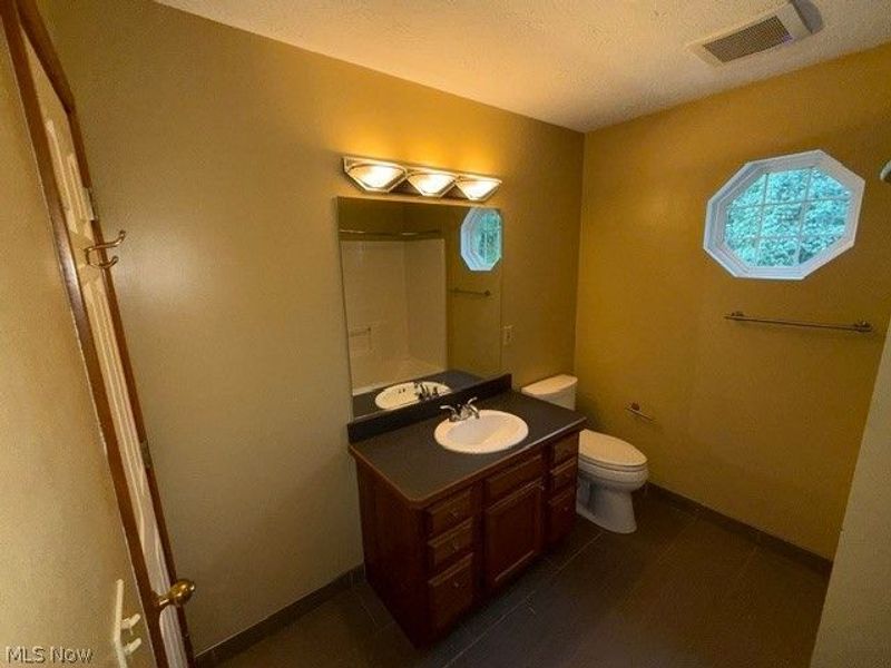 691 S Point Trail, Berea, OH 44017 Photo 26