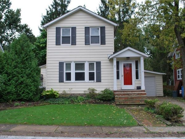98 Elm Court, Chagrin Falls, OH 44022