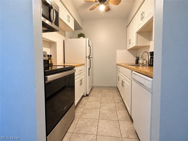 23865 David Drive, Unit 204, North Olmsted, OH 44070 Photo 6