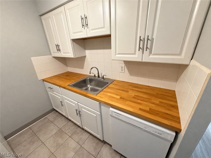23865 David Drive, Unit 204, North Olmsted, OH 44070 Photo 7