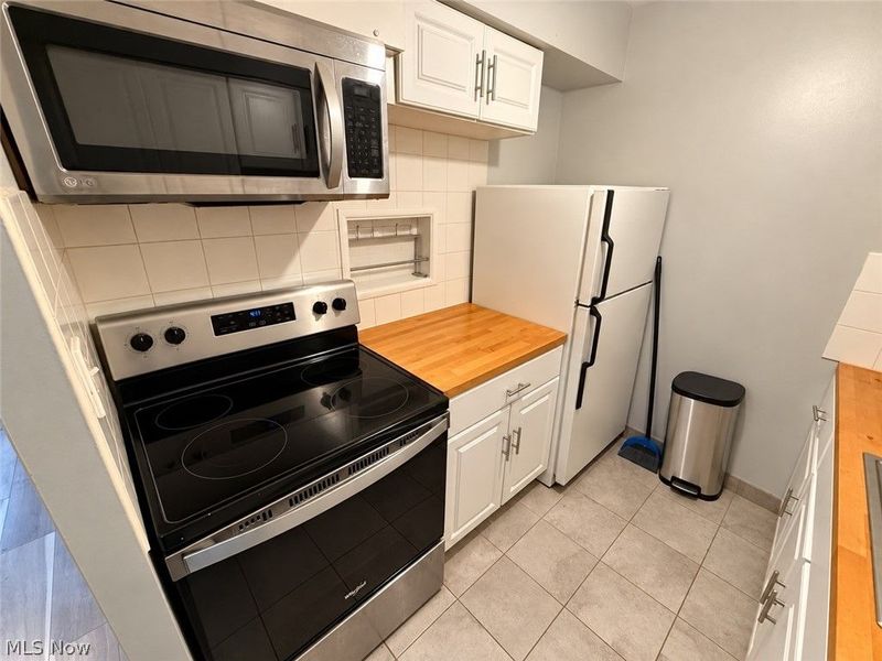 23865 David Drive, Unit 204, North Olmsted, OH 44070 Photo 8