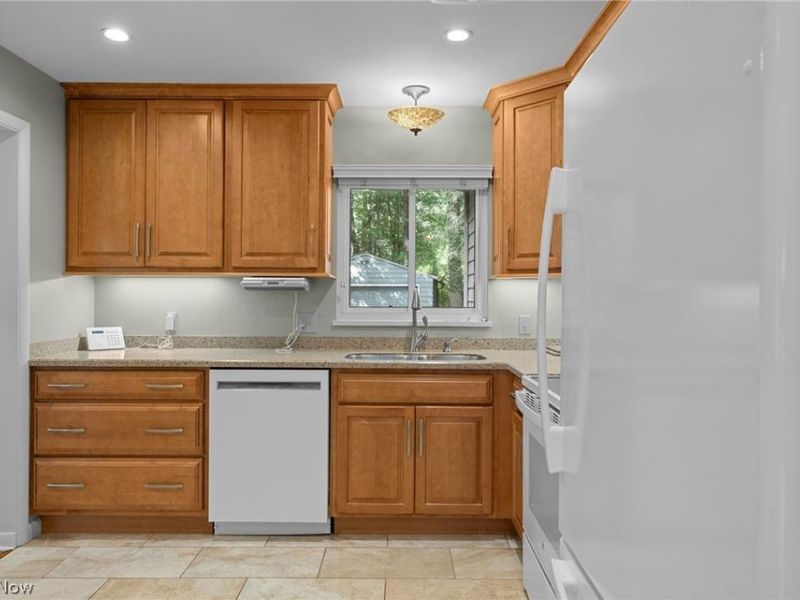 645 Mentor Road, Akron, OH 44303 Photo 18