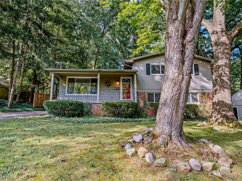 645 Mentor Road, Akron, OH 44303 Photo 3