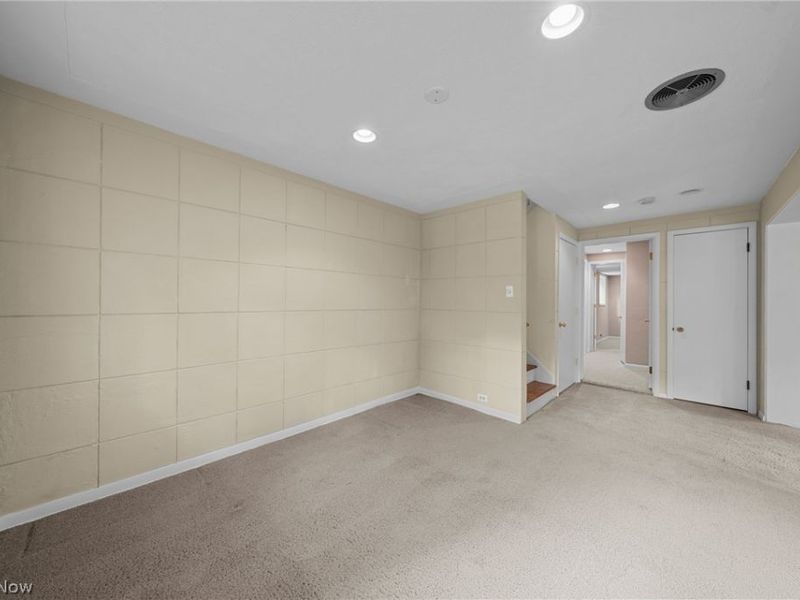 645 Mentor Road, Akron, OH 44303 Photo 33